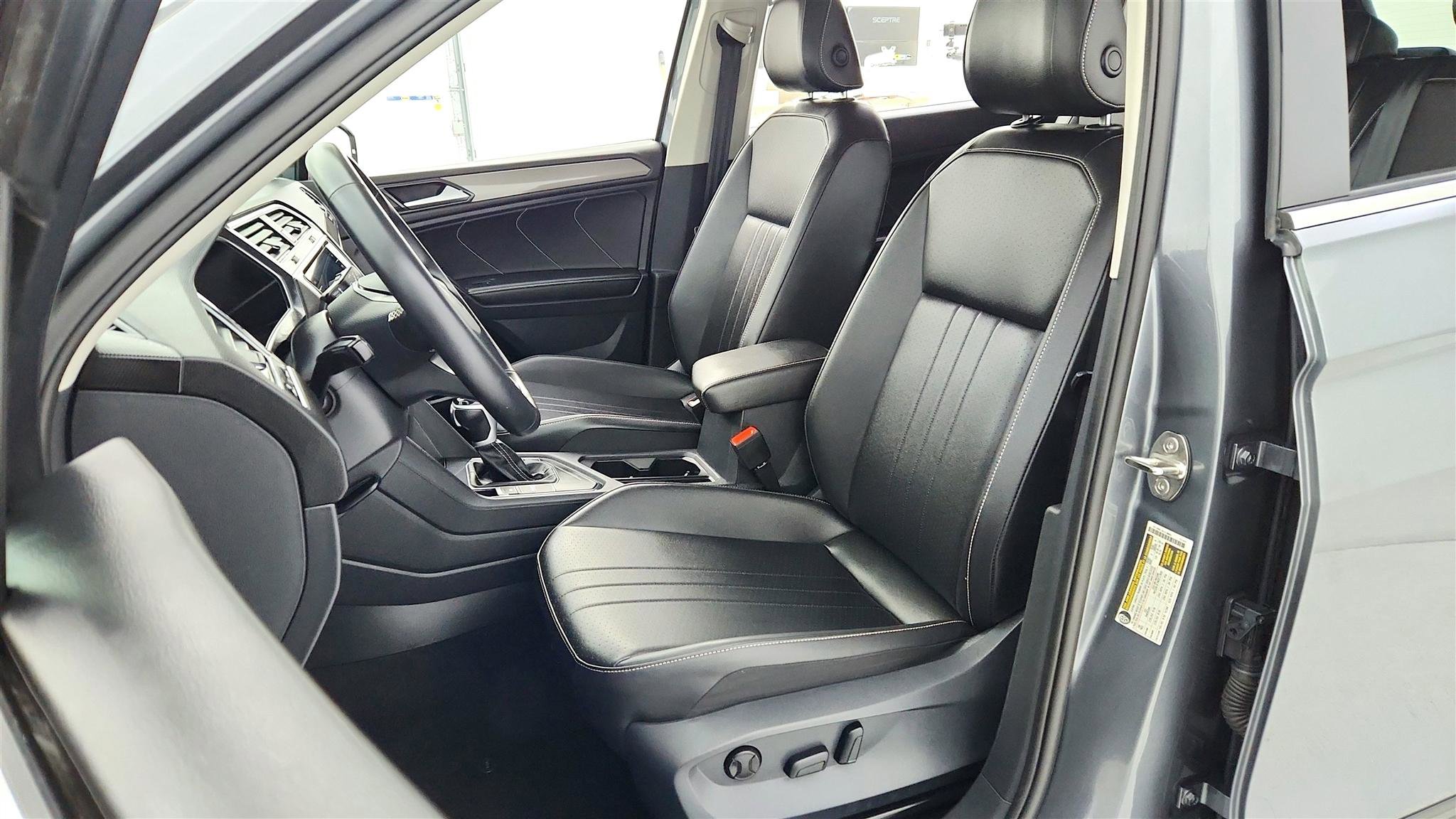 Used 2024 Volkswagen Tiguan SE image 26