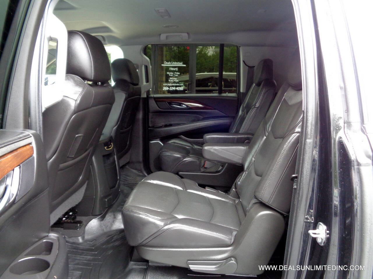 Used 2019 Cadillac Escalade ESV 4WD image 25