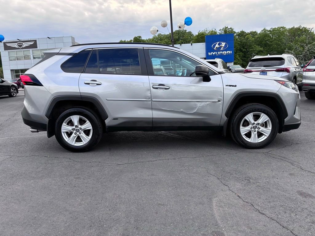 Used 2021 Toyota RAV4 LE AWD/4WD image 8