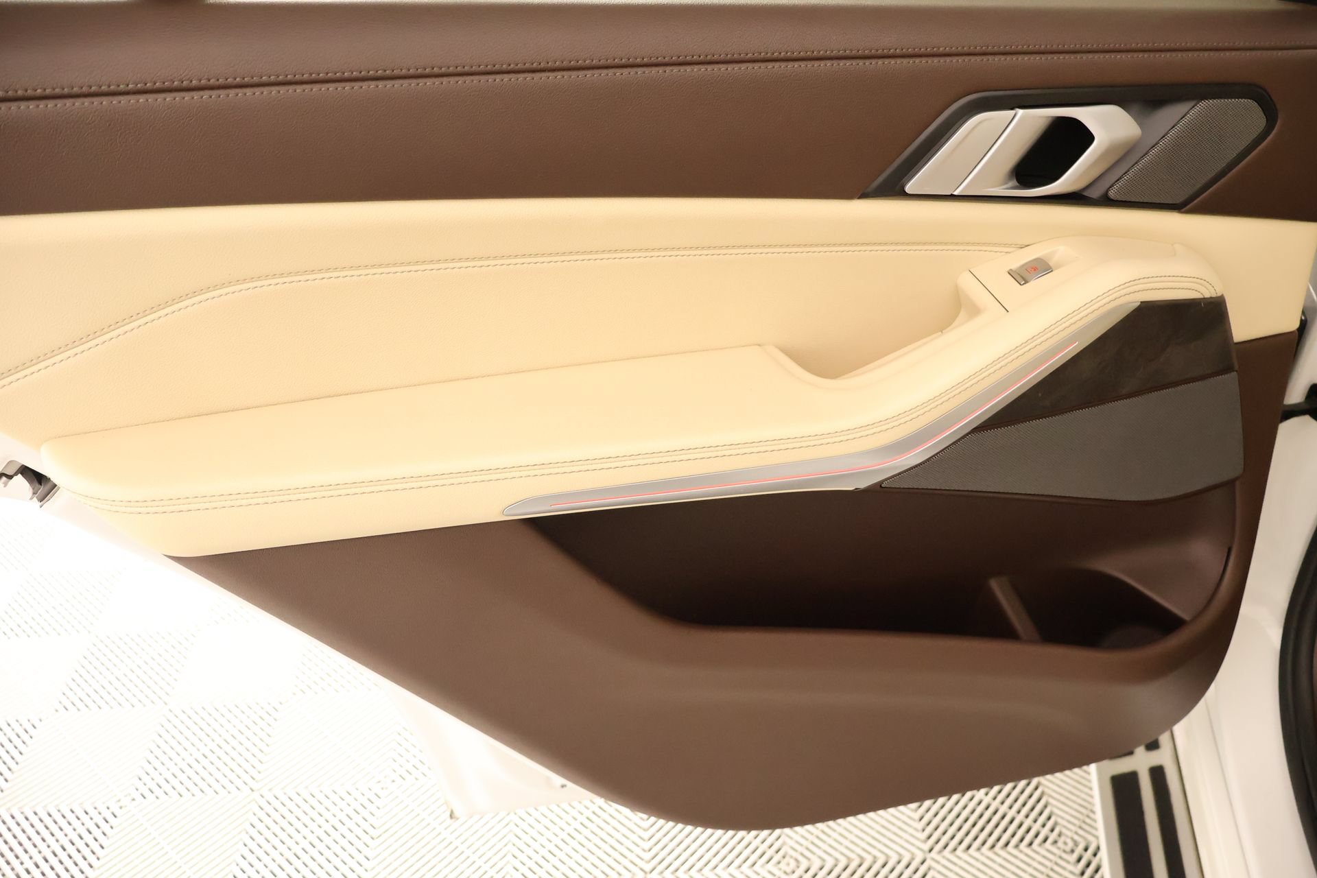 Used 2019 BMW X7 xDrive40i w/ Luxury Seating Package AWD/4WD image 18