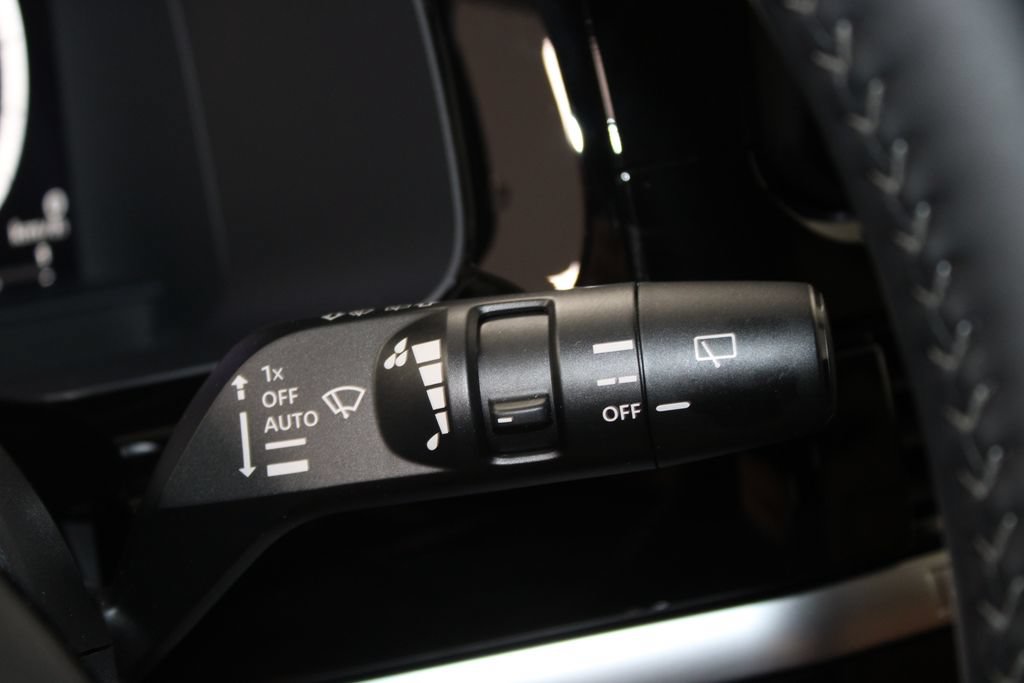 Used 2026 Nissan Pathfinder Platinum AWD/4WD image 41