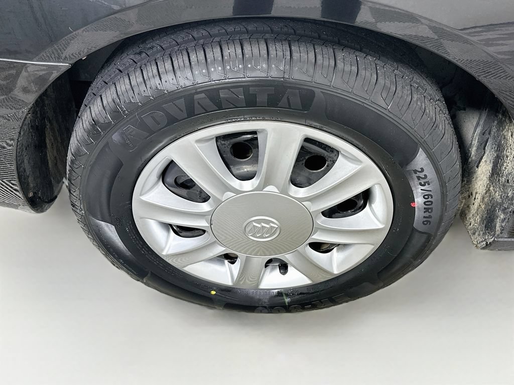 Used 2005 Buick LaCrosse CX w/ Silver Convenience Package FWD image 23