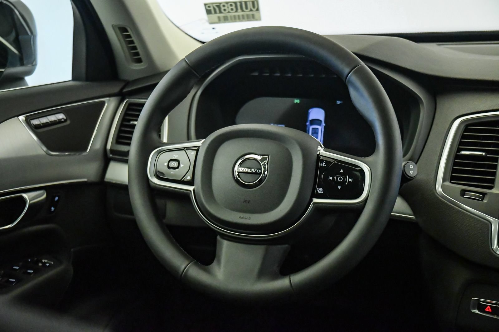Certified 2025 Volvo XC90 B5 Core w/ Protection Package Premier AWD/4WD image 13