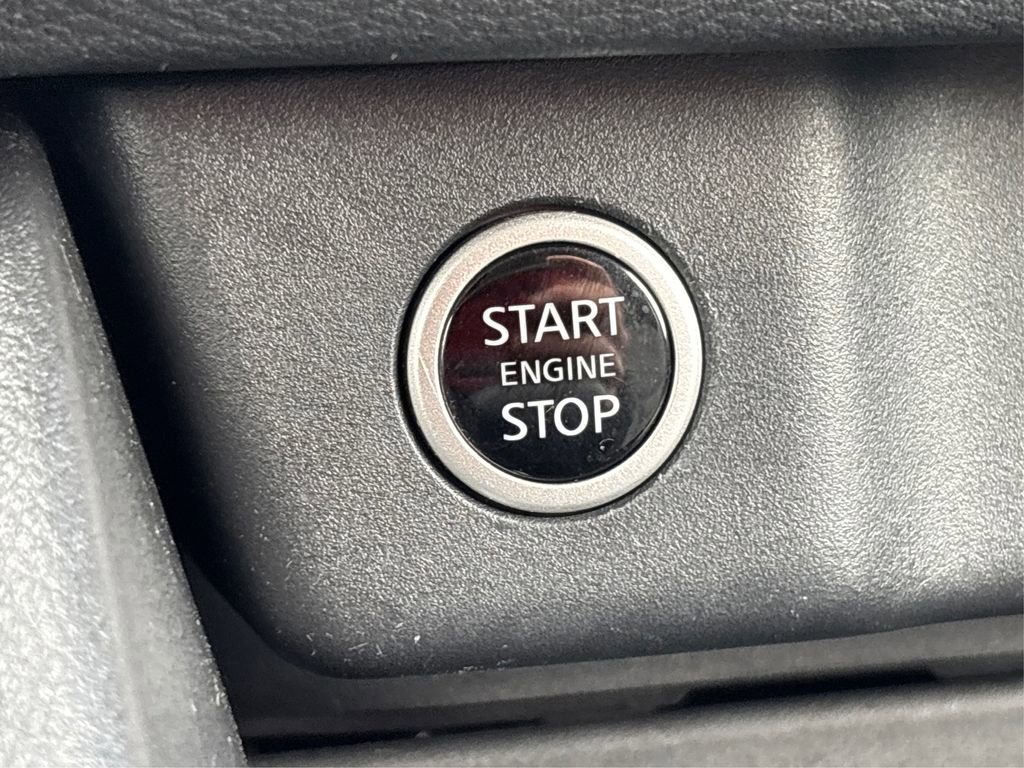 Used 2023 Nissan Rogue SV image 25