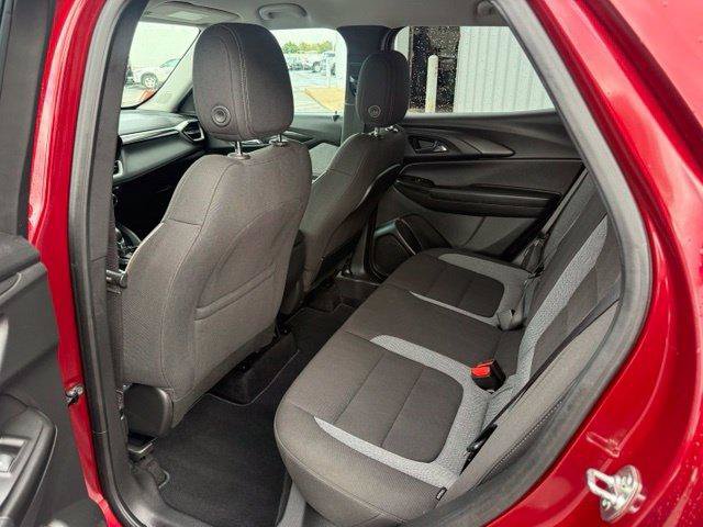 Used 2025 Chevrolet TrailBlazer LT w/ Convenience Package FWD image 6