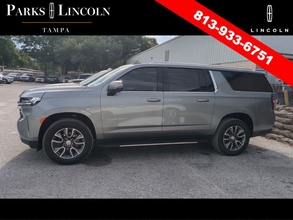 Used 2024 Chevrolet Suburban LT w/ Luxury Package RWD image 6