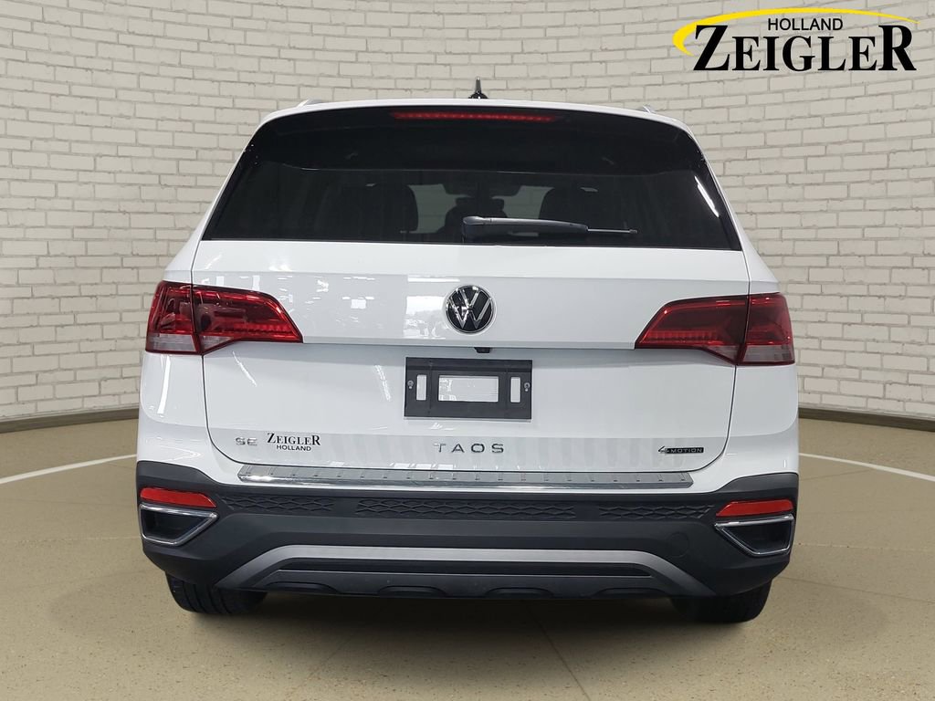 Used 2023 Volkswagen Taos SE w/ Panoramic Sunroof Package image 6
