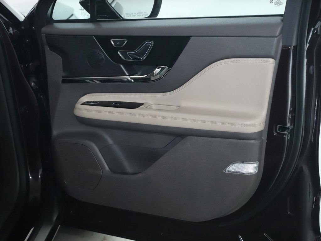 Certified 2023 Lincoln Corsair AWD image 32