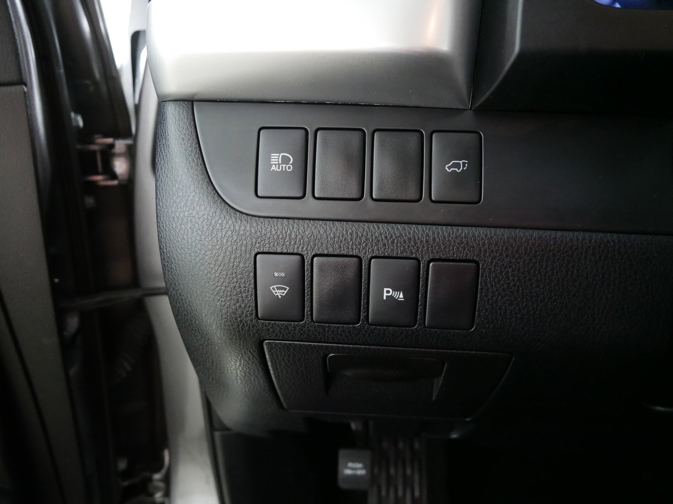 Used 2017 Toyota Highlander Limited AWD/4WD image 26
