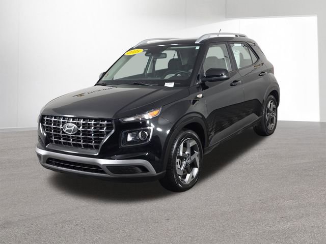 Used 2025 Hyundai Venue SEL image 1