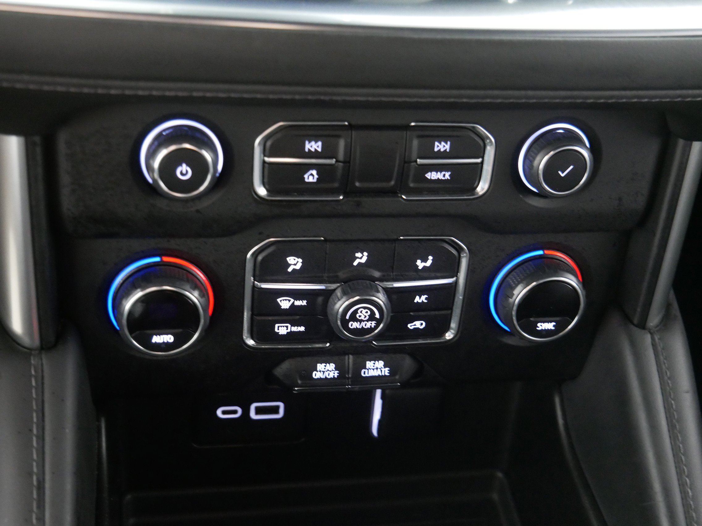 Used 2023 Chevrolet Tahoe LS image 23