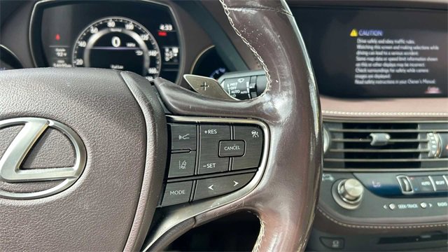 Used 2018 Lexus LS 500 w/ Accessory Package (Z2) image 13