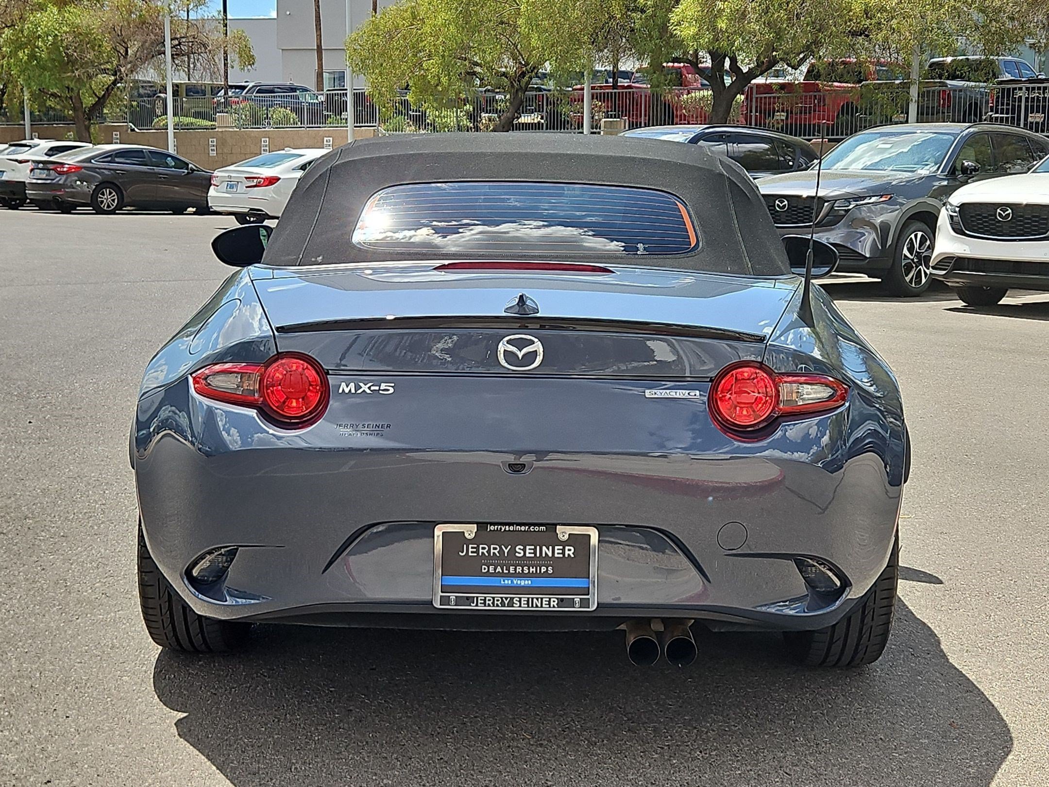 Used 2020 MAZDA MX-5 Miata Club RWD image 4