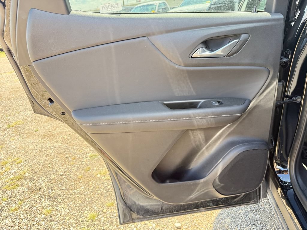 Used 2025 Chevrolet Blazer LT AWD/4WD image 36