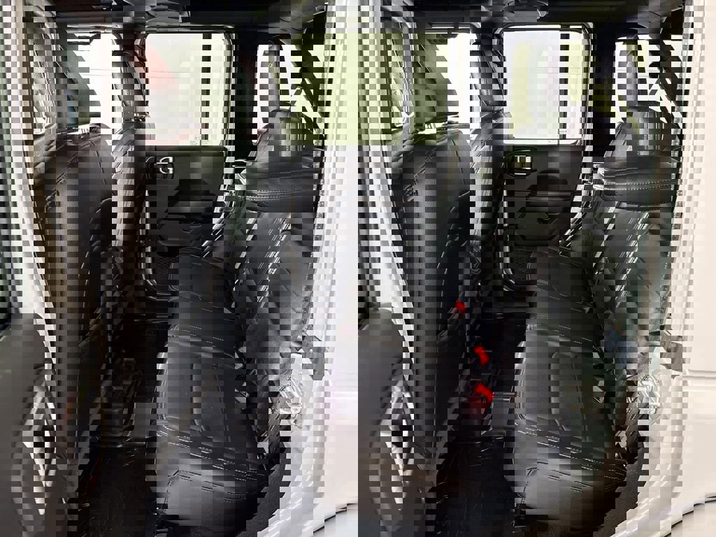 Used 2022 Jeep Wrangler Unlimited Sahara w/ LED Lighting Group image 20