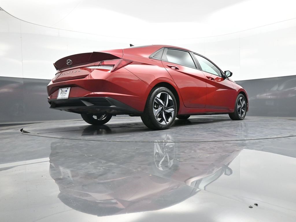 Certified 2023 Hyundai Elantra SEL w/ Convenience Package image 29