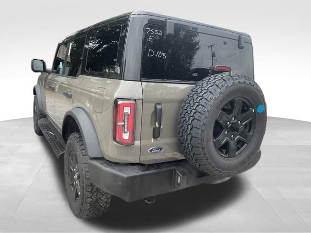 New 2025 Ford Bronco Outer Banks w/ Black Appearance Package image 3