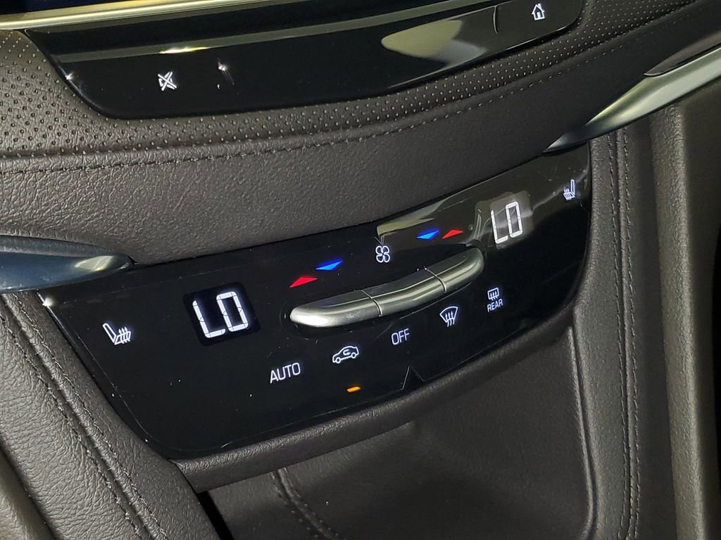 New 2025 Cadillac XT5 Luxury image 22