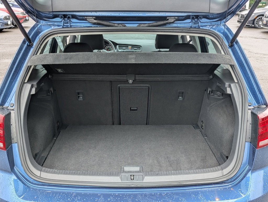 Used 2019 Volkswagen Golf S image 25