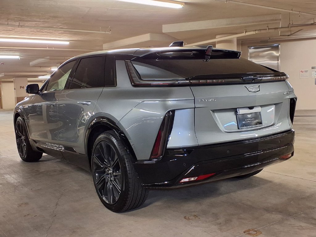 New 2026 Cadillac Lyriq Signature Sport w/ Nappa Leather Package RWD image 10