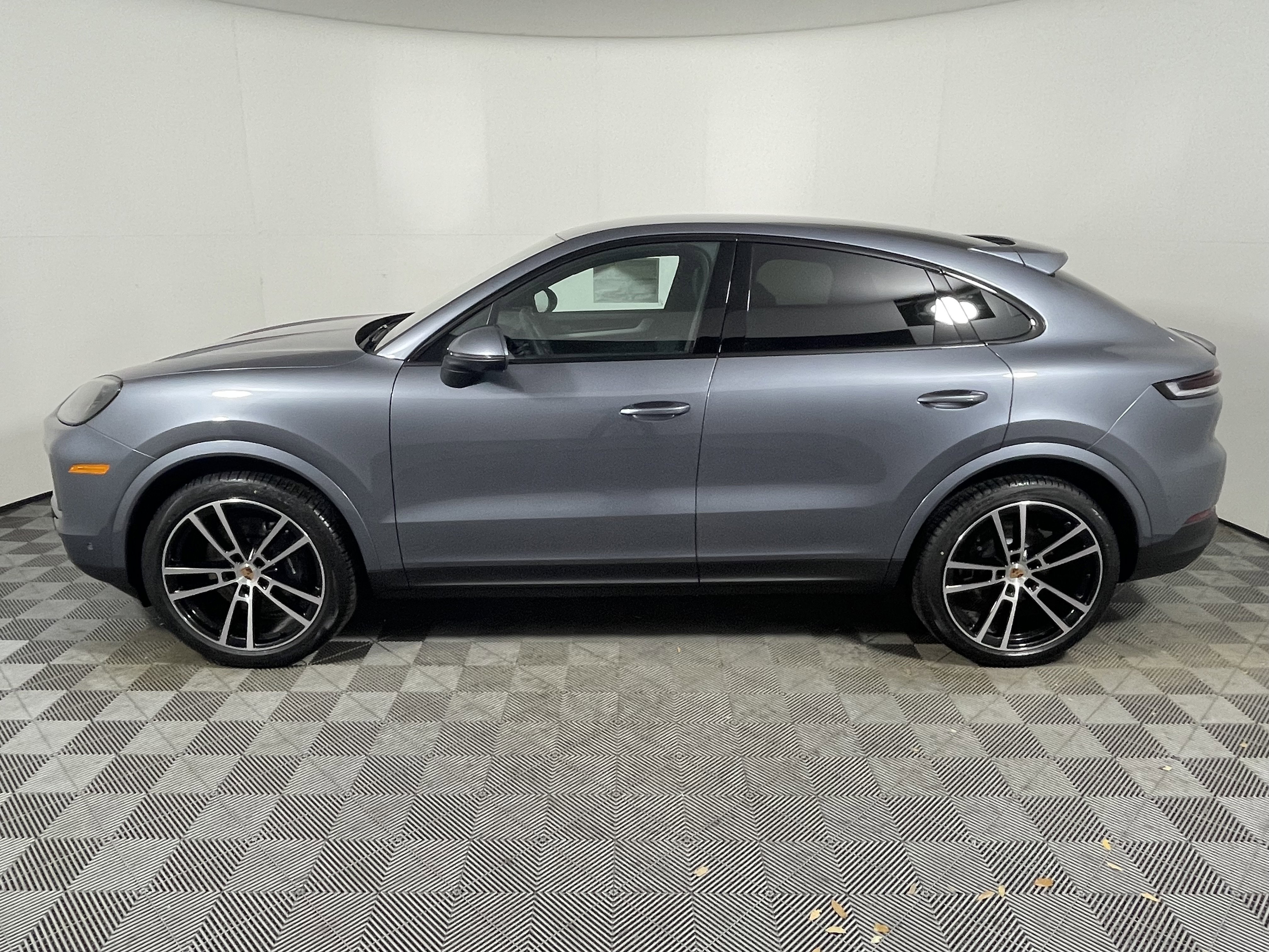 New 2026 Porsche Cayenne Coupe image 2