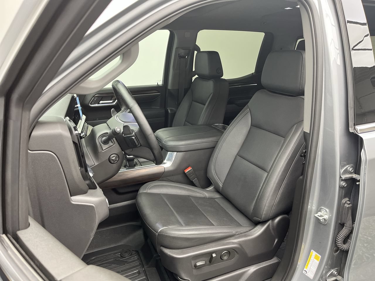 Certified 2025 GMC Sierra 1500 SLT w/ SLT Premium Plus Package AWD/4WD image 11