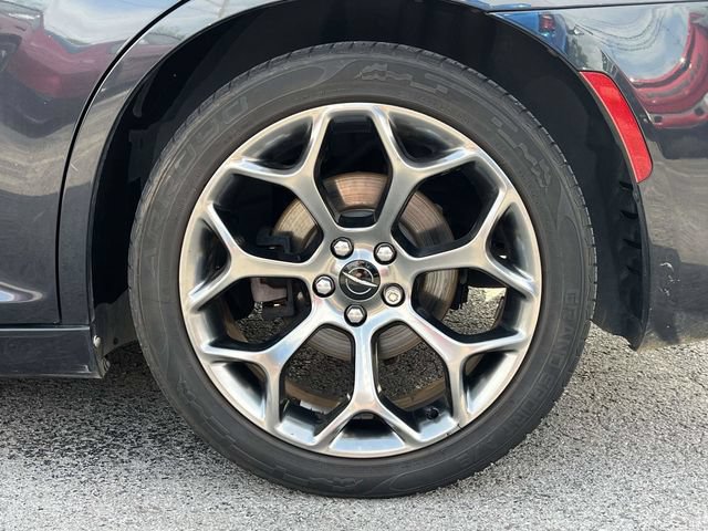 Used 2017 Chrysler 300 S w/ 300S Premium Group RWD image 11