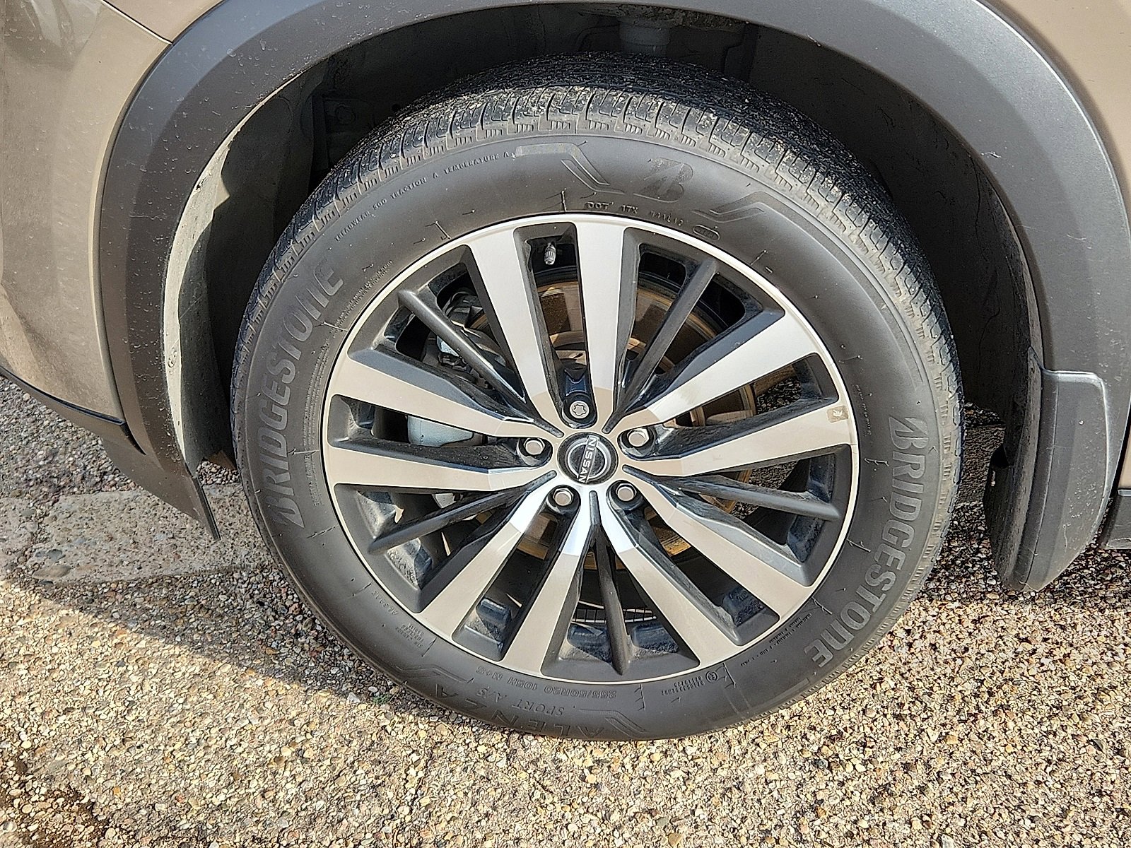 Used 2024 Nissan Pathfinder Platinum image 7