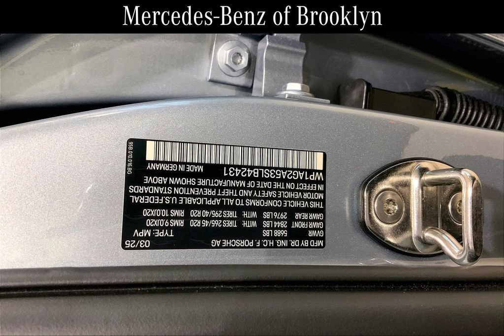 Used 2025 Porsche Macan S AWD/4WD image 33