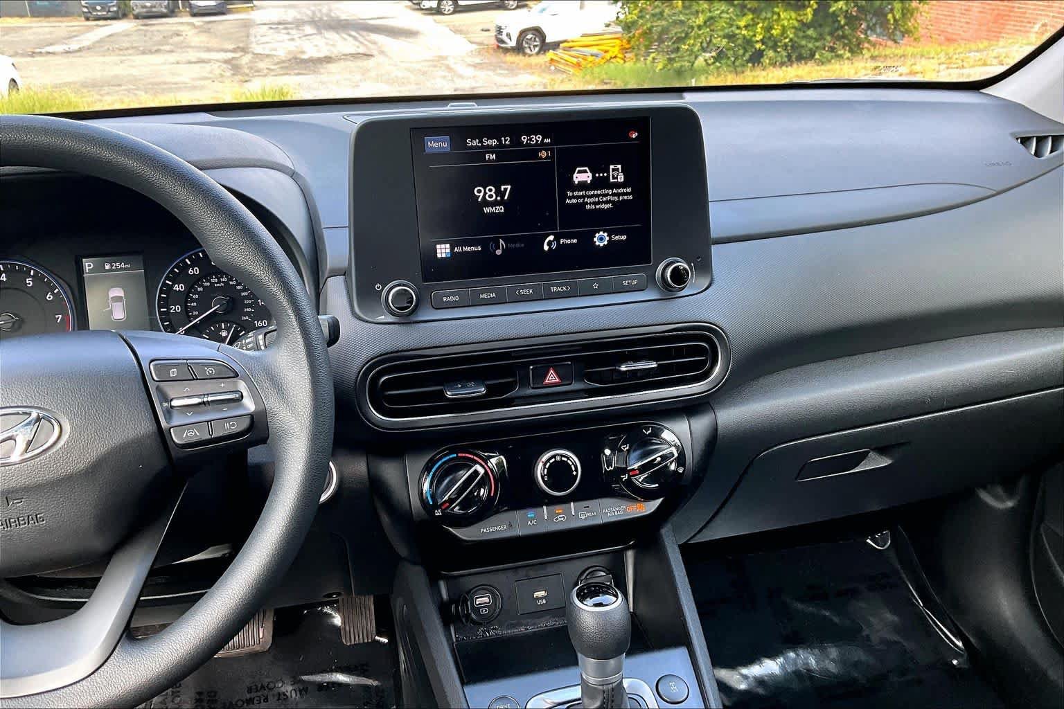 Used 2023 Hyundai Kona SEL AWD/4WD image 7