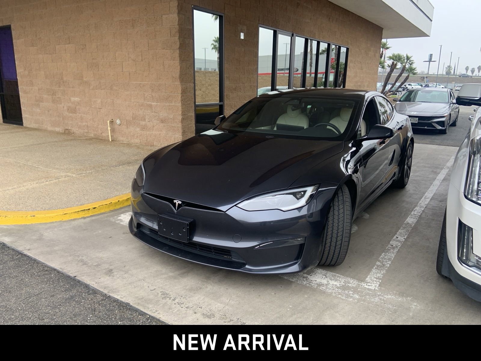 Used 2023 Tesla Model S image 1