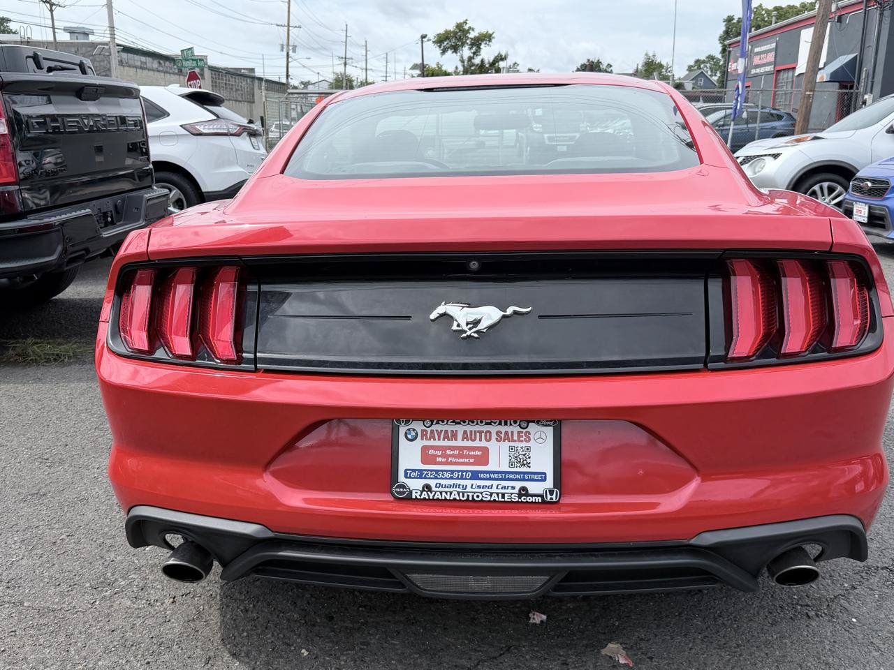Used 2018 Ford Mustang Coupe RWD image 10