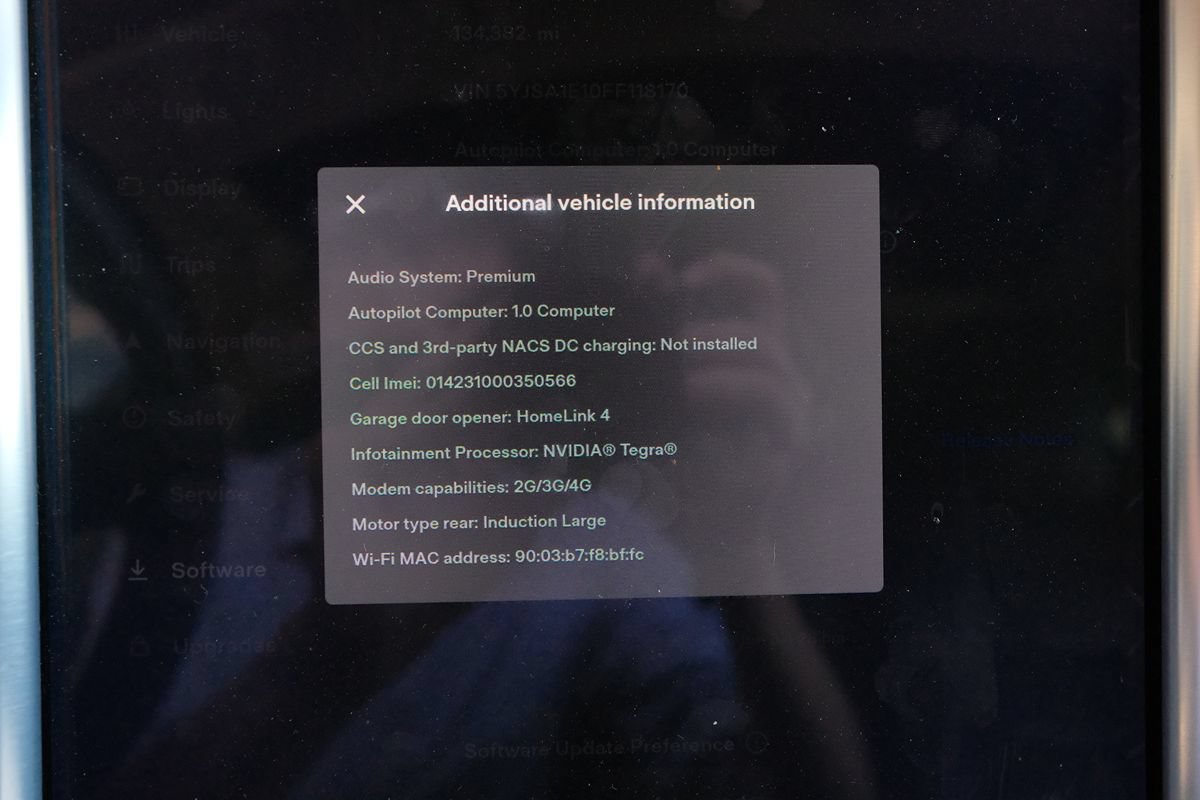 Used 2015 Tesla Model S 70 RWD image 19