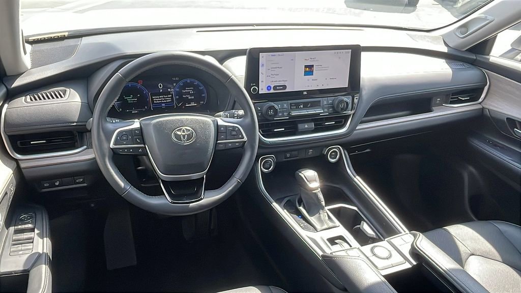 Certified 2024 Toyota Grand Highlander XLE image 14