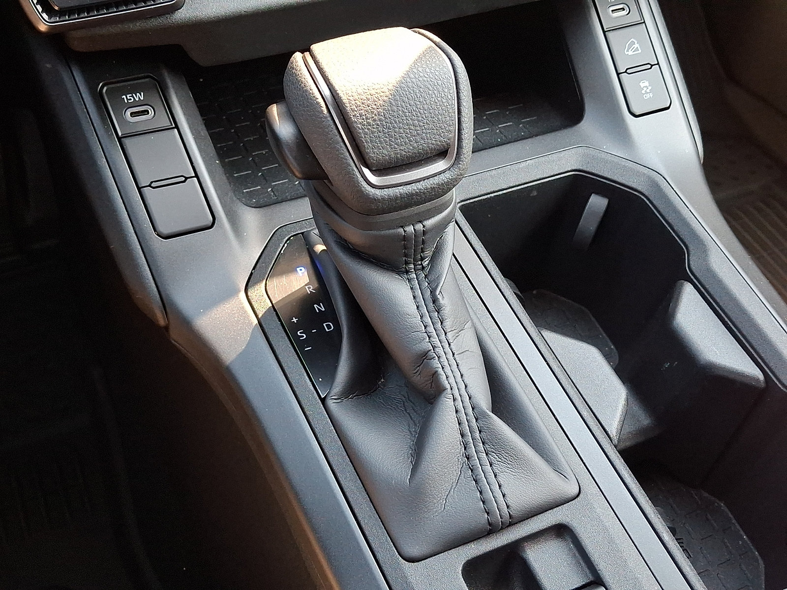 Used 2026 Toyota RAV4 LE AWD/4WD image 15