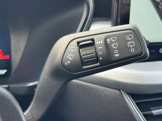 Used 2025 Ford Escape Platinum AWD/4WD image 49