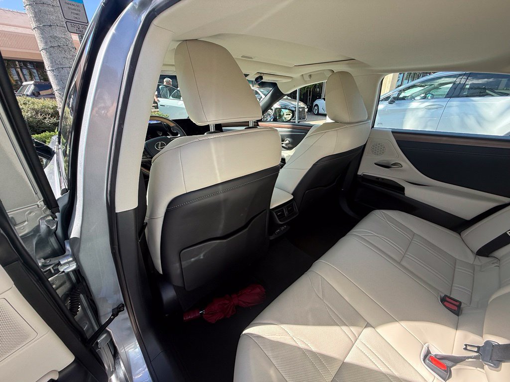 Used 2024 Lexus ES 300h w/ Technology Package FWD image 23
