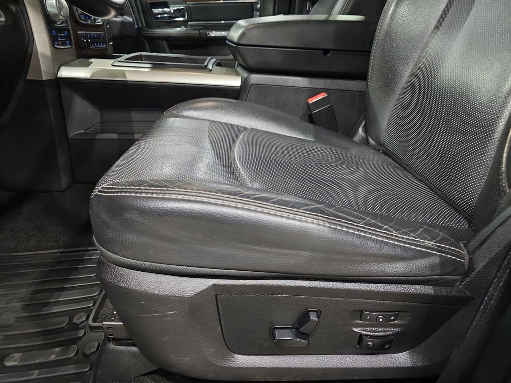 Used 2015 RAM 1500 Laramie w/ Convenience Group image 28