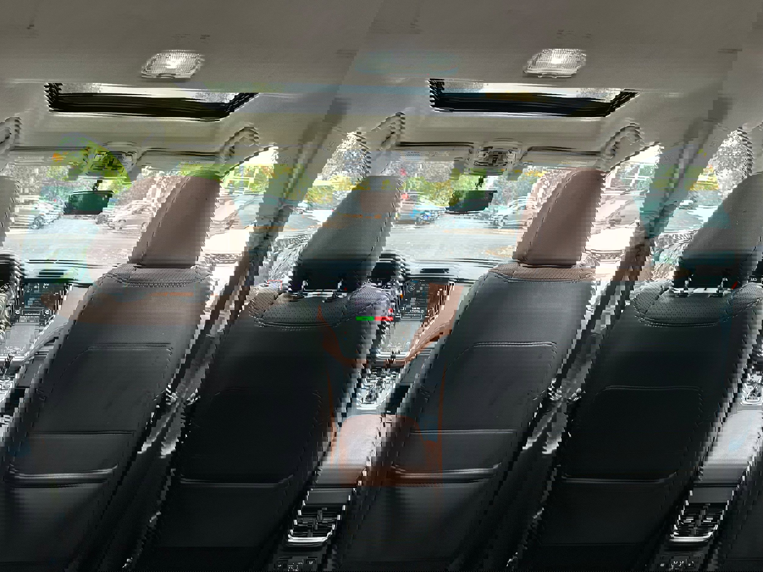 Used 2020 Subaru Outback Touring w/ Popular Package #2 image 11