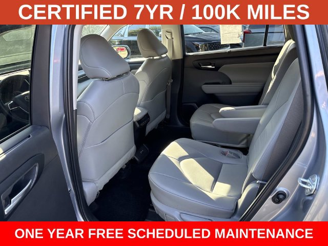 Used 2023 Toyota Highlander XLE FWD image 17
