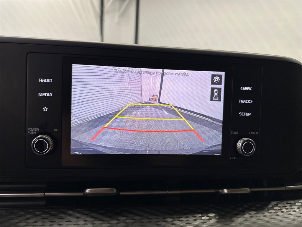 Used 2022 Kia Carnival LX image 30