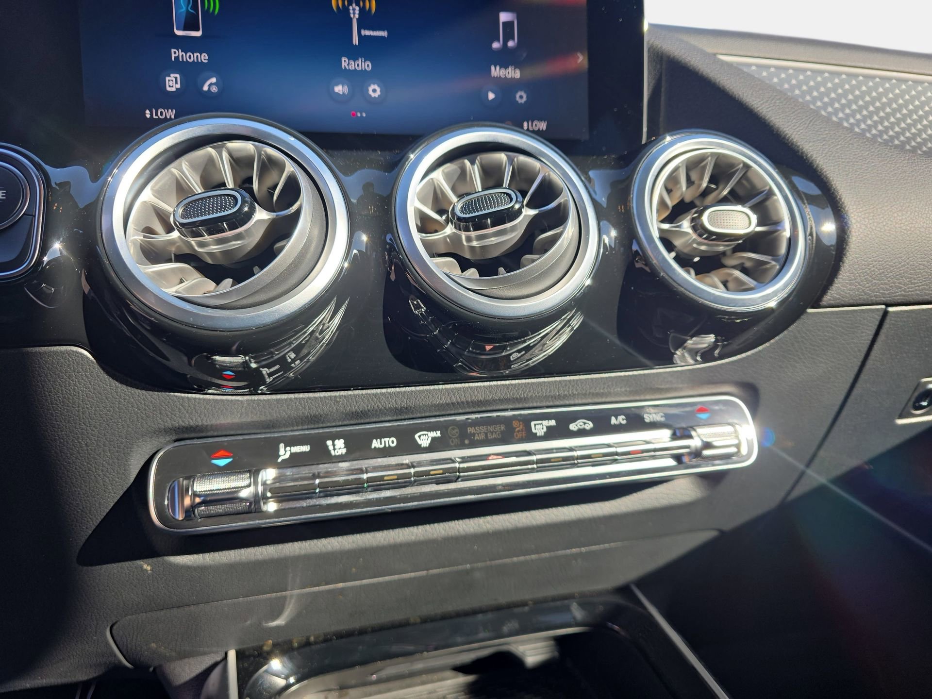 Certified 2025 Mercedes-Benz GLA 250 GLA 250 image 24