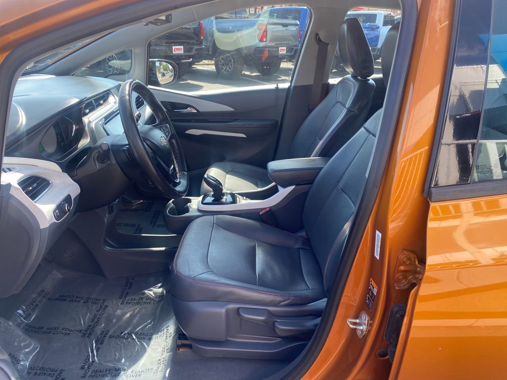 Used 2017 Chevrolet Bolt Premier w/ Driver Confidence II Package FWD image 9