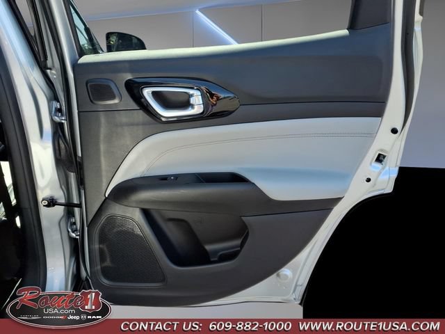 Used 2025 Jeep Compass Limited w/ Elite Group AWD/4WD image 30
