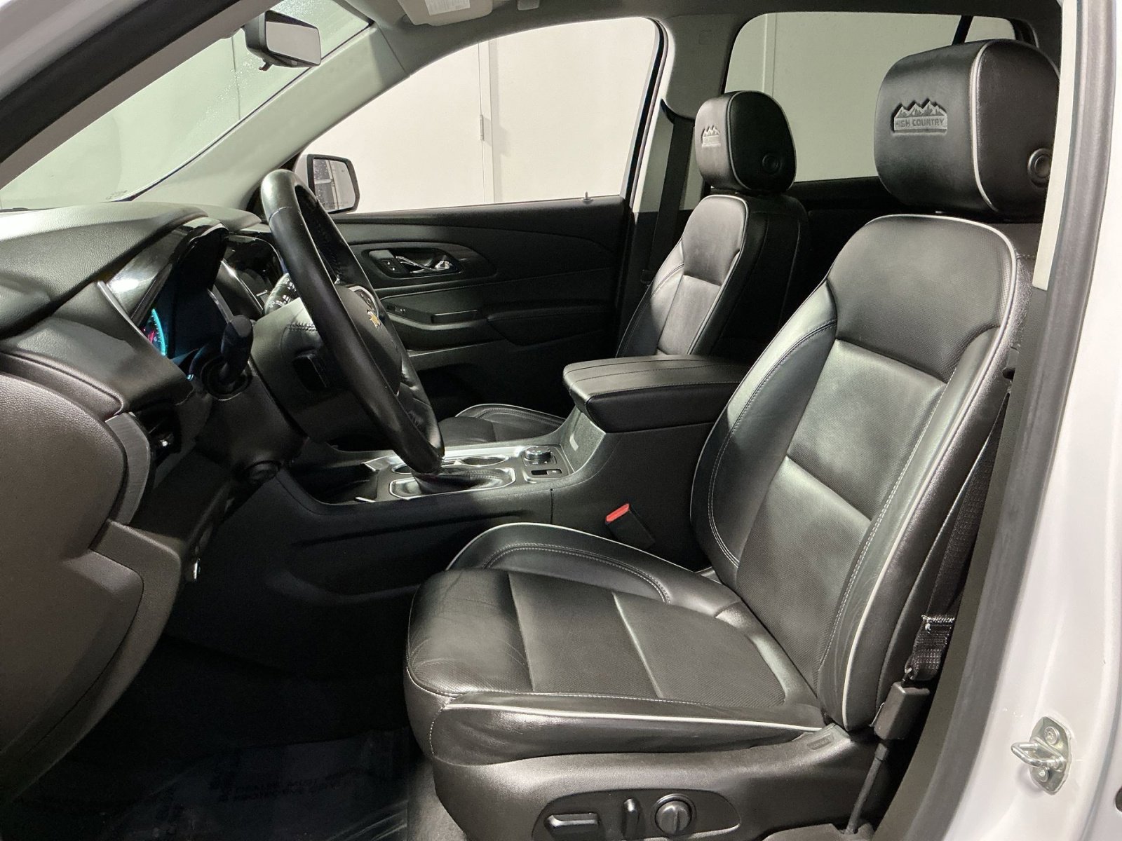 Used 2021 Chevrolet Traverse High Country w/ LPO, Cargo Package image 21