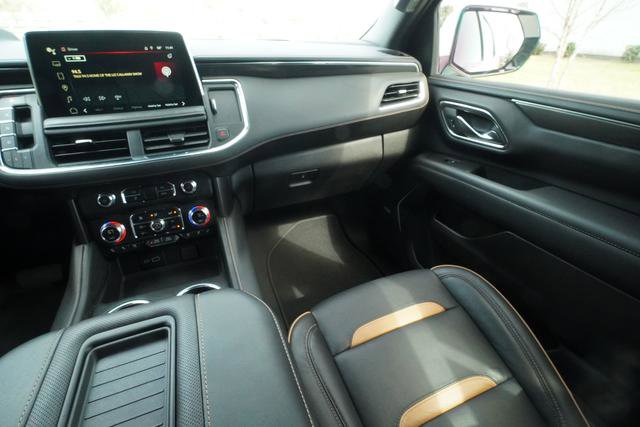 Used 2024 GMC Yukon AT4 w/ Technology Package image 12