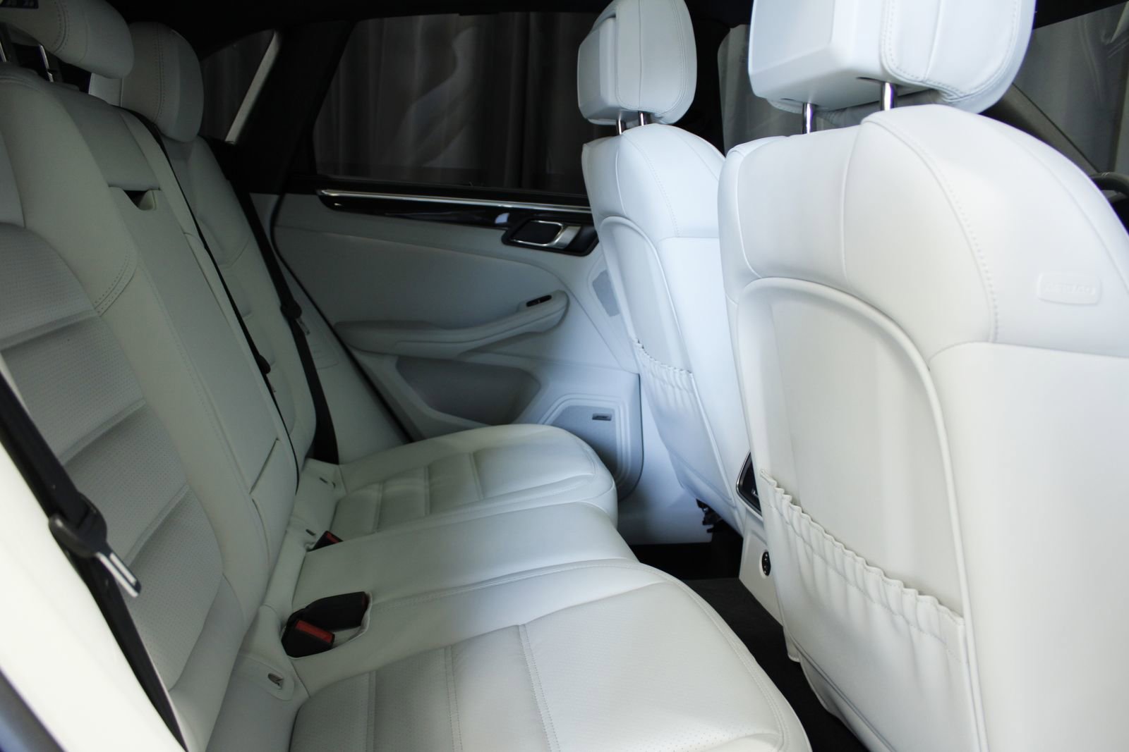 New 2026 Porsche Macan S image 42