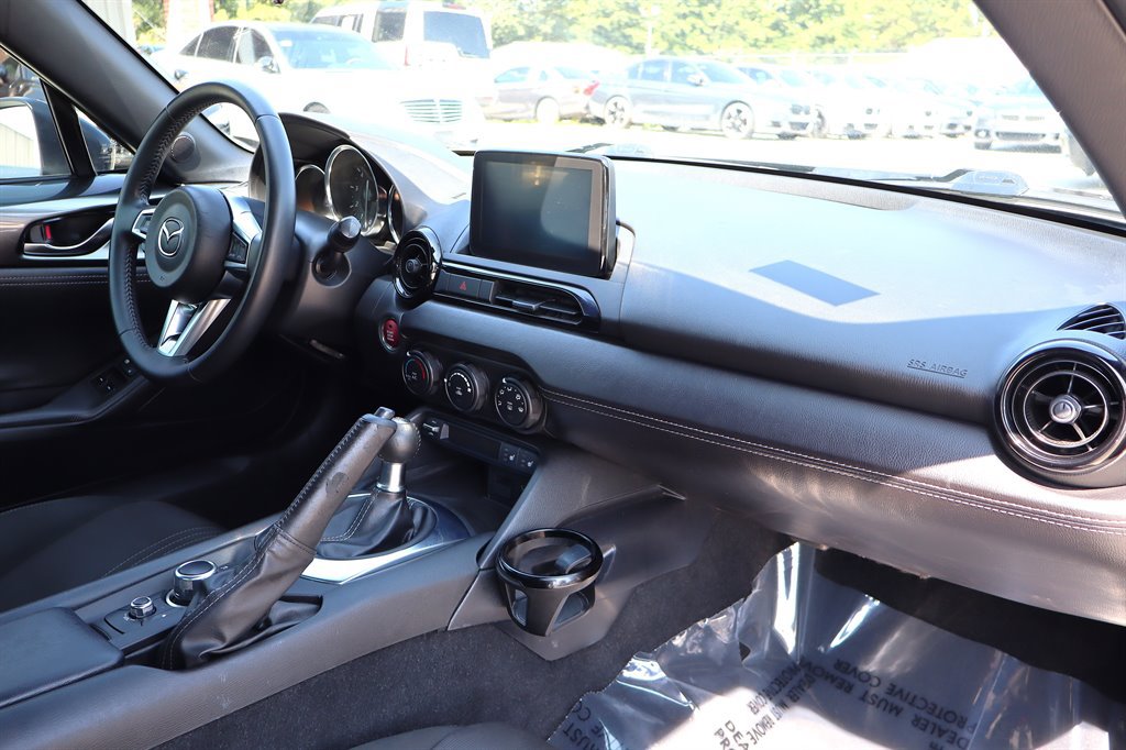 Used 2020 MAZDA MX-5 Miata RF Club RWD image 29