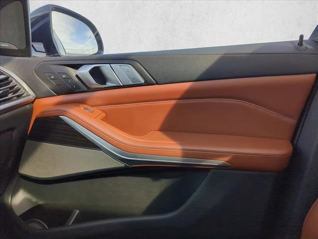 Used 2021 BMW X7 xDrive40i w/ Premium Package image 22