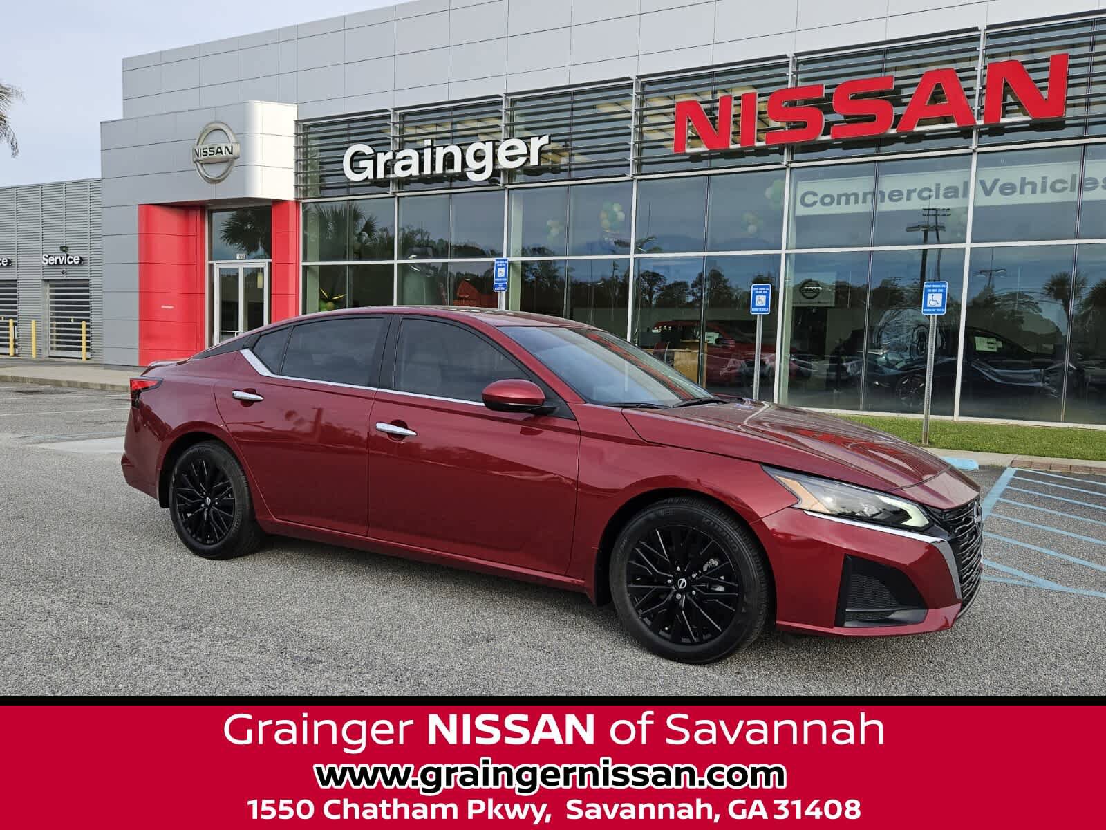 Used 2025 Nissan Altima 2.5 SV w/ SV Special Edition Package FWD image 1